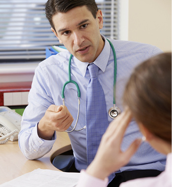 
Werden bei einem Mitarbeiter Leistungseinbußen festgestellt, sollte ihm vom Betriebsarzt oder Vorgesetzten in einem Gespräch empfohlen werden, sich beim EAP-Service zu melden 



