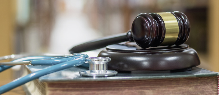 <p>
</p>

<p>
Approbierte Ärzte sind zur Übernahme von Gutachtenaufträgen verpflichtet, wenn ein Gericht sie als Sachverständige bestellt
</p> - © Foto: noipornpan / Getty Images


