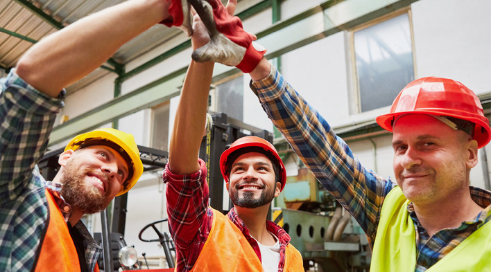 In beiden Modellvorhaben wird eine hohe subjektive Zufriedenheit der teilnehmenden Versicherten und Unternehmen beobachtet, da eine Perspektive für die weitere Beschäftigung aufgezeigt wird bzw. Versicherte bei der Rückkehr ins Arbeitsleben unterstützt werden