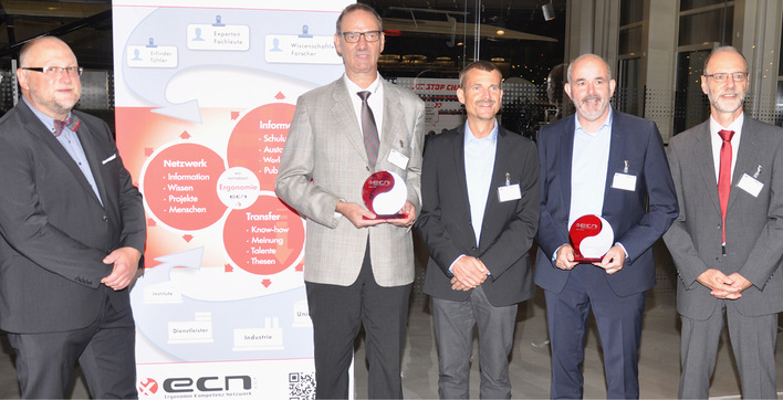 Preisübergabe an die Firmen Probst und Wiha. V.l.n.r.: Dr. Frank Gillmeis­ter (1. Vorsitzender ECN), Peter Lauster (Wiha), Holger Merholz (Fa. Probst),  Eric Wilhelm (Fa. Probst), Prof. Karsten Kluth (2. Vorsitzender ECN)