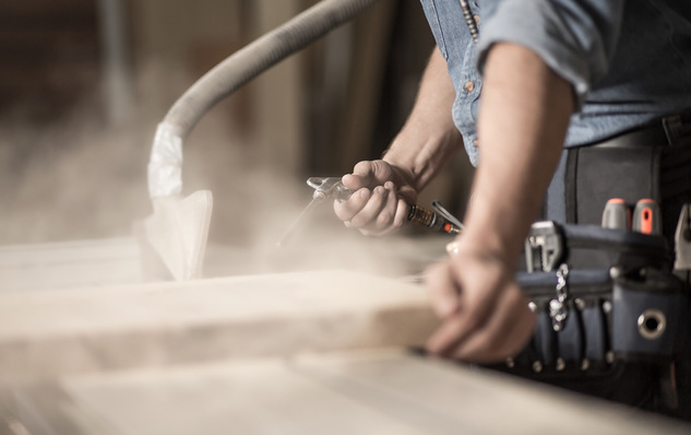  Abb. 1:   Holzstaub am Arbeitsplatz