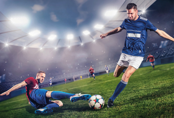 Meniskusschäden können nach mehrjährigen andauernden oder häufig wiederkehrenden, die Kniegelenke überdurchschnittlich belastenden Tätigkeiten (wie z.B. im Profifuß­ball) auftreten.