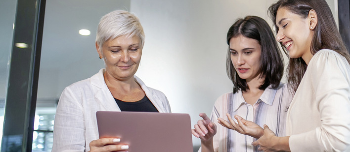 Die Tätigkeit des Führens besteht zu einem großen Teil aus der Interaktion mit den Beschäftigten