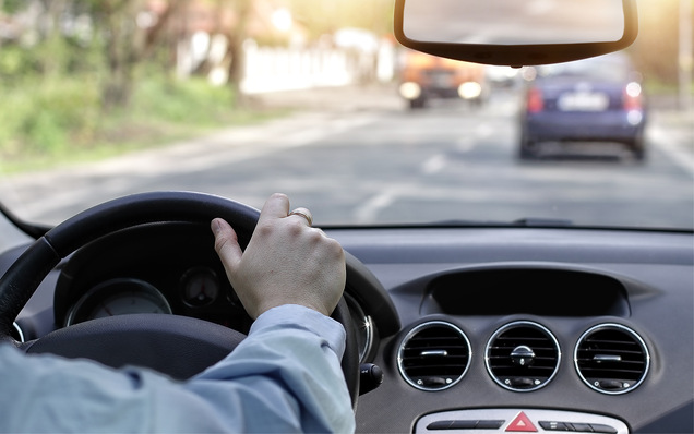 Es ist wichtig, dass vor allem bei Menschen mit Vorerkrankungen die Fahrtüchtigkeit regelmäßig überprüft wird
