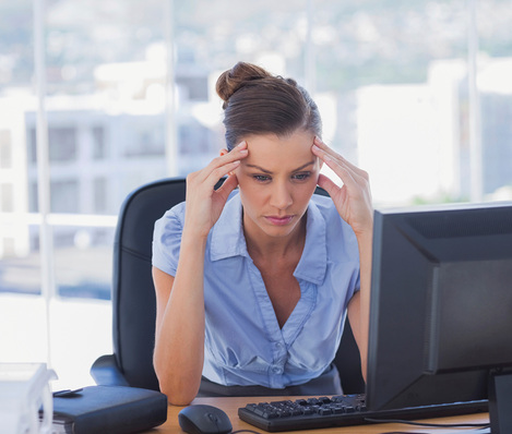 



In seltenen Fällen können rasch wechselnde Hell-Dunkel-Kontraste (Flackerlicht, Blitzlicht) bei nachgewiesener bei Photosensitivität, (3–5 % aller Epilepsien) Anfälle auslösen. Dies trifft aber nur extrem selten bei beruflichen Tätigkeiten am Bildschirm zu
