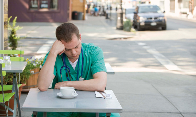 



(Wechsel)Schichtarbeit und damit verbundener Schlafentzug bzw. Müdigkeit nimmt unter den anfalls-produzierenden Faktoren einen hohen Rang ein
