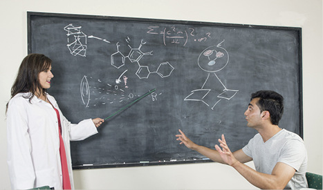 
Lehrkräfte werden im schulischen Alltag mit jugendlichen Flüchtlingen oft mit großen sozialen und emotionalen Herausforderungen konfrontiert



