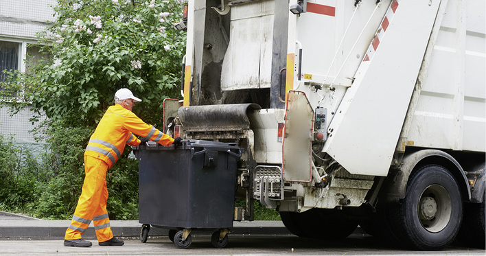 
Um ihren Beschäftigten Präventionsmaßnahmen anbieten zu können, möchte die Stadtreinigung Hamburg mit dem RehaCentrum Hamburg zusammenarbeiten und im Konzept des Präventionsprogramms die speziellen Belastungen bei Müllabfuhr und Stadtreinigung berücksichtigen (Symbolbild)



